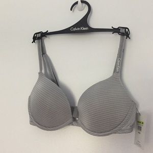 Calvin Klein Pushup Bra 34C 32B Smokey Gray White